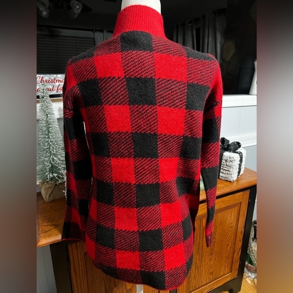 LOFT Women’s Red & Black Buffalo Plaid Sweater NWT - Picture 4 of 6